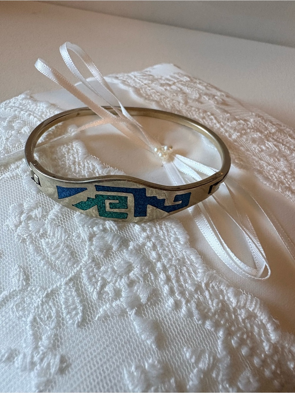 Vintage Mexico Alpaca Silver Turquoise Mosaic Inlay Hinged Bangle Bracelet Boho